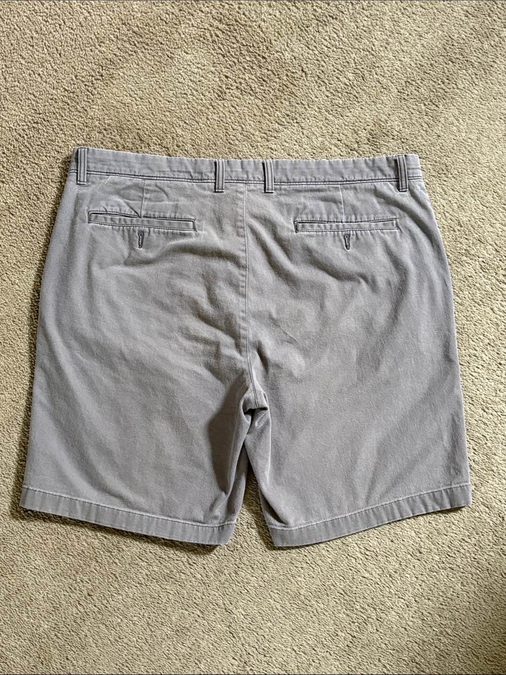 Mens 38” Roundtree & Yorke Light Gray Flat Front shorts